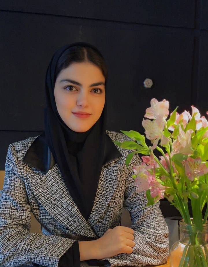 تصویر پرسنلی مهندس الناز وفادار